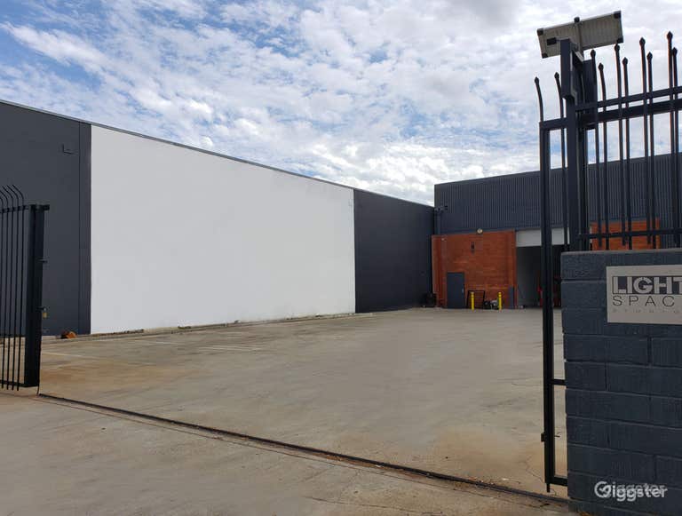  Studio 6 - DAYLIGHT PHOTO STUDIO  