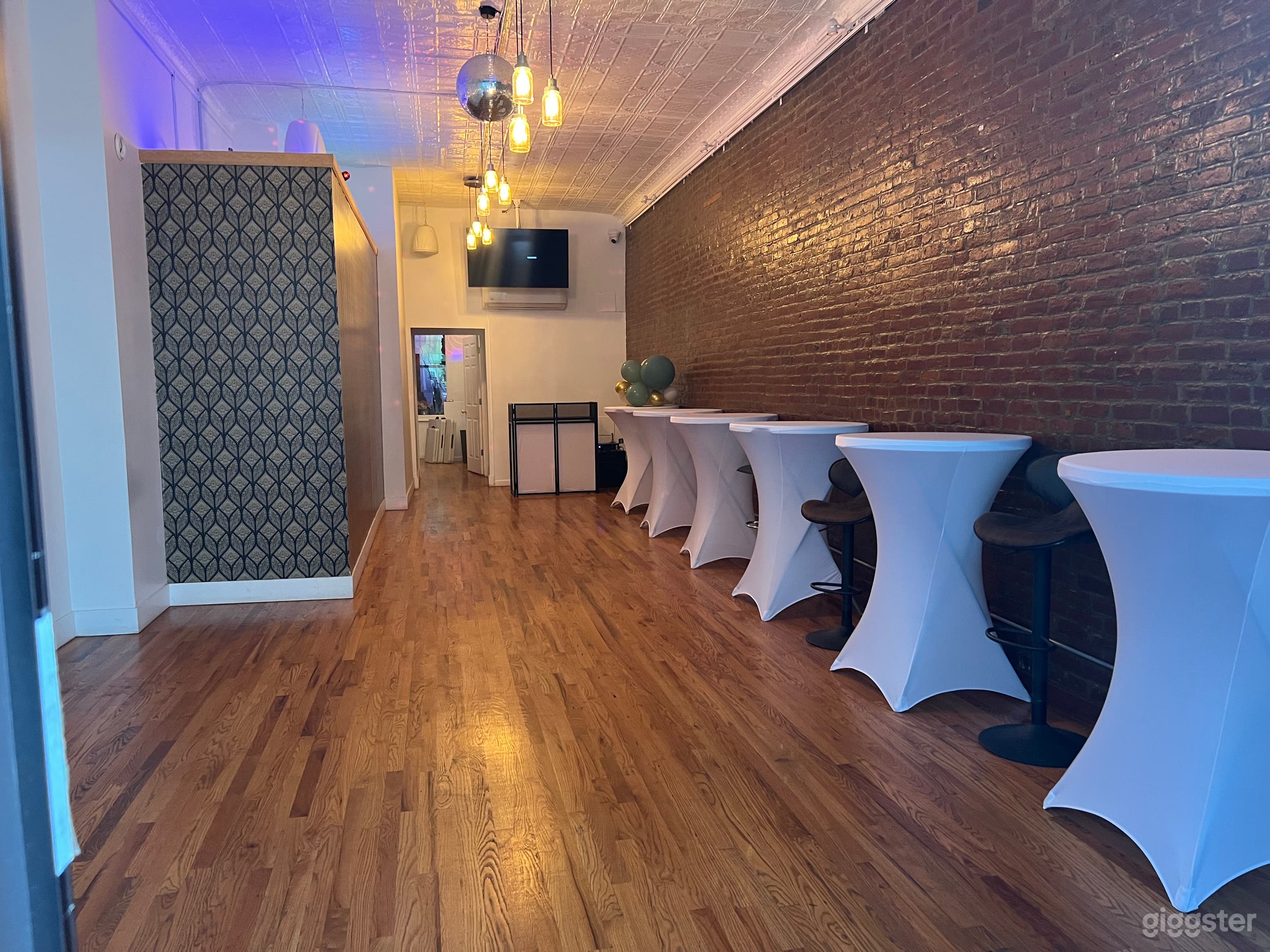 Tables &amp; chairs are complimentary.