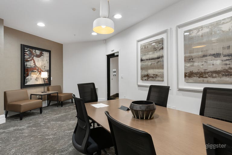 Stylish Executive Conference Room (Etiwanda Falls) 