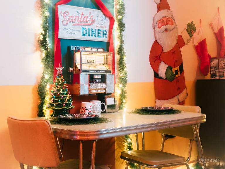  Santa&#x27;s Diner 