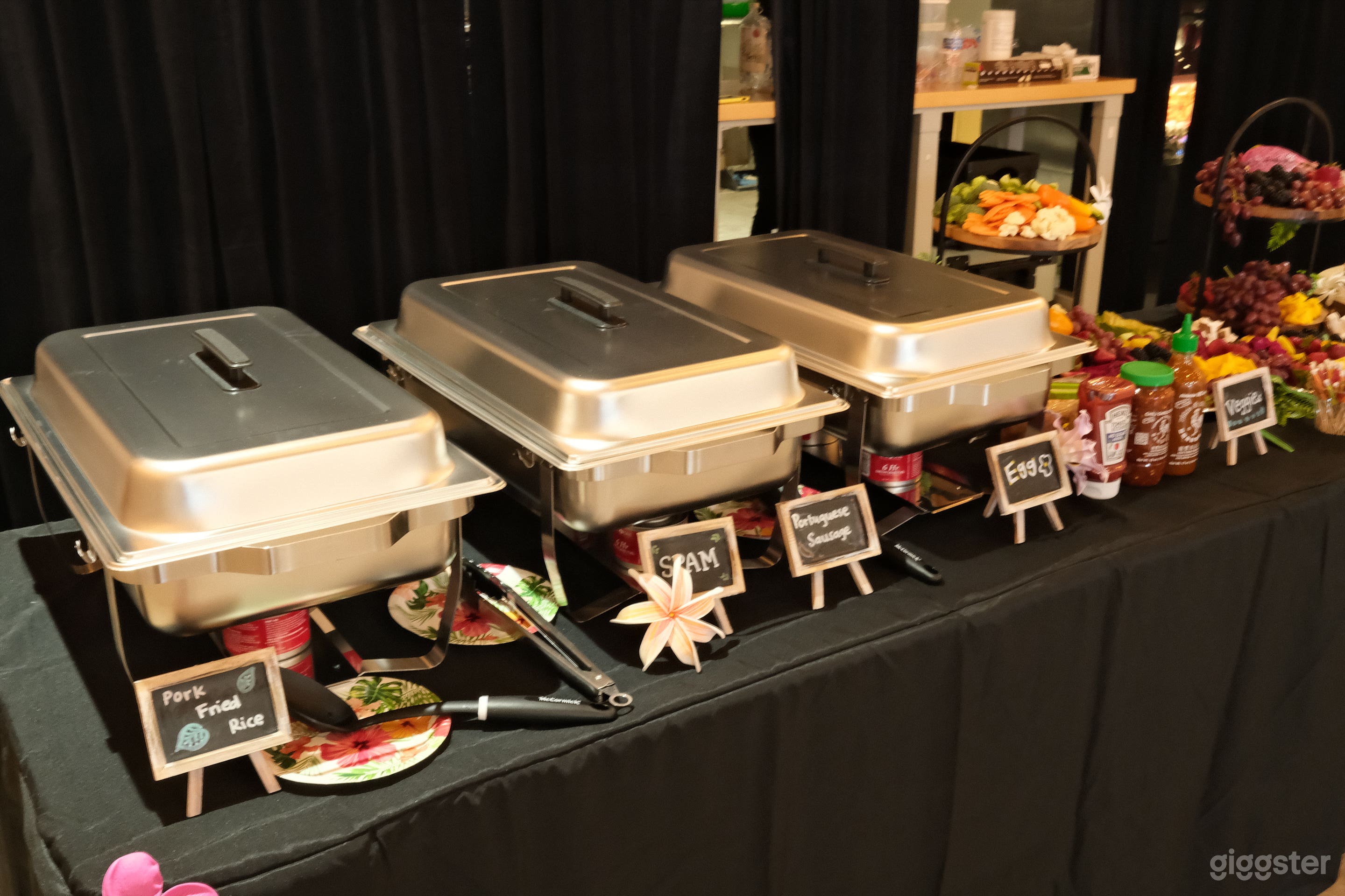 Chafing dishes, platters, tiered serving trays and chalk signs available for rent.