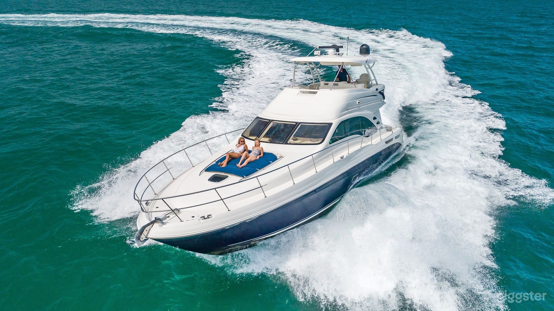 Unique 60FT SEA RAY FLY BRIDGE Party Yacht Space Events Photo 4