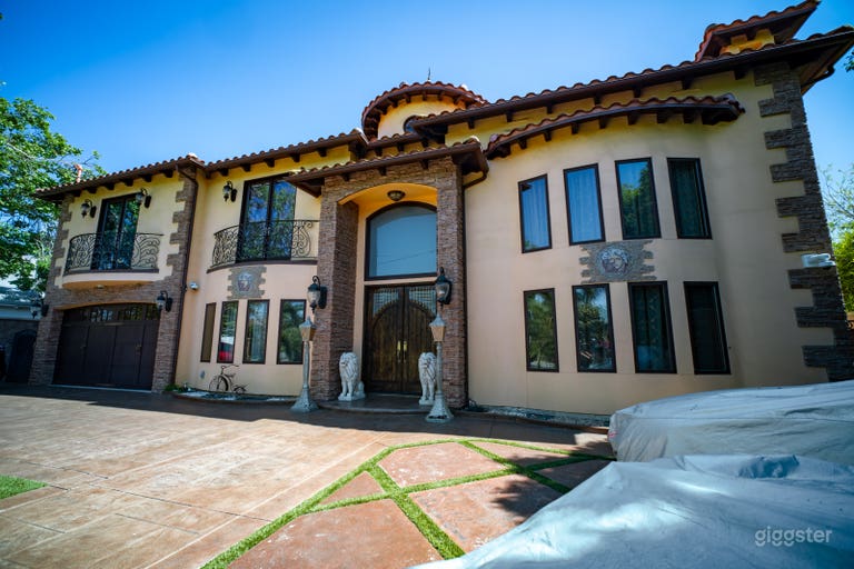  Versailles-Inspired Film Location 