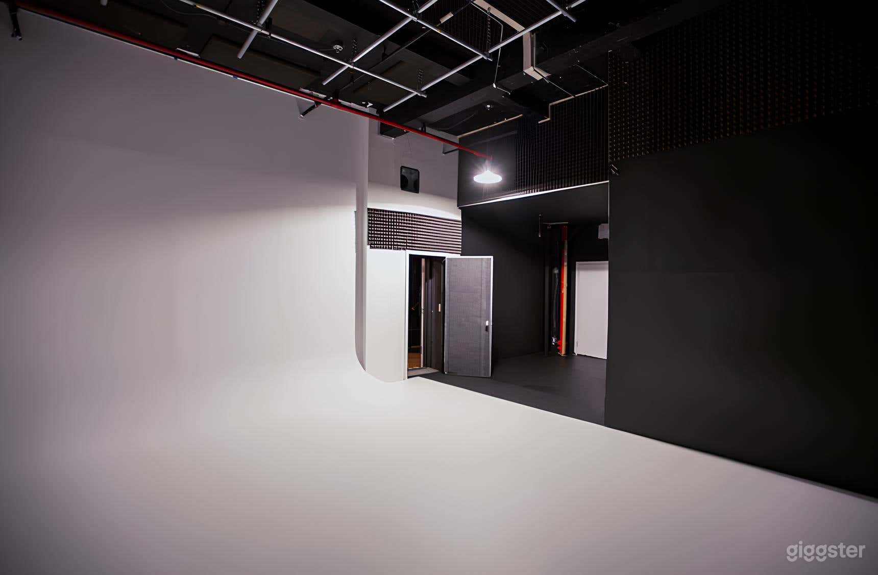 Studio B with White Cyclorama Wall  Photo 2
