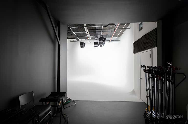 Studio B with White Cyclorama Wall  