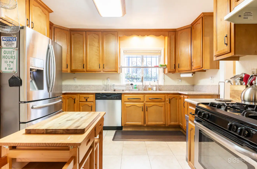 Beautiful Craftsman Cottage for rent Photo 3