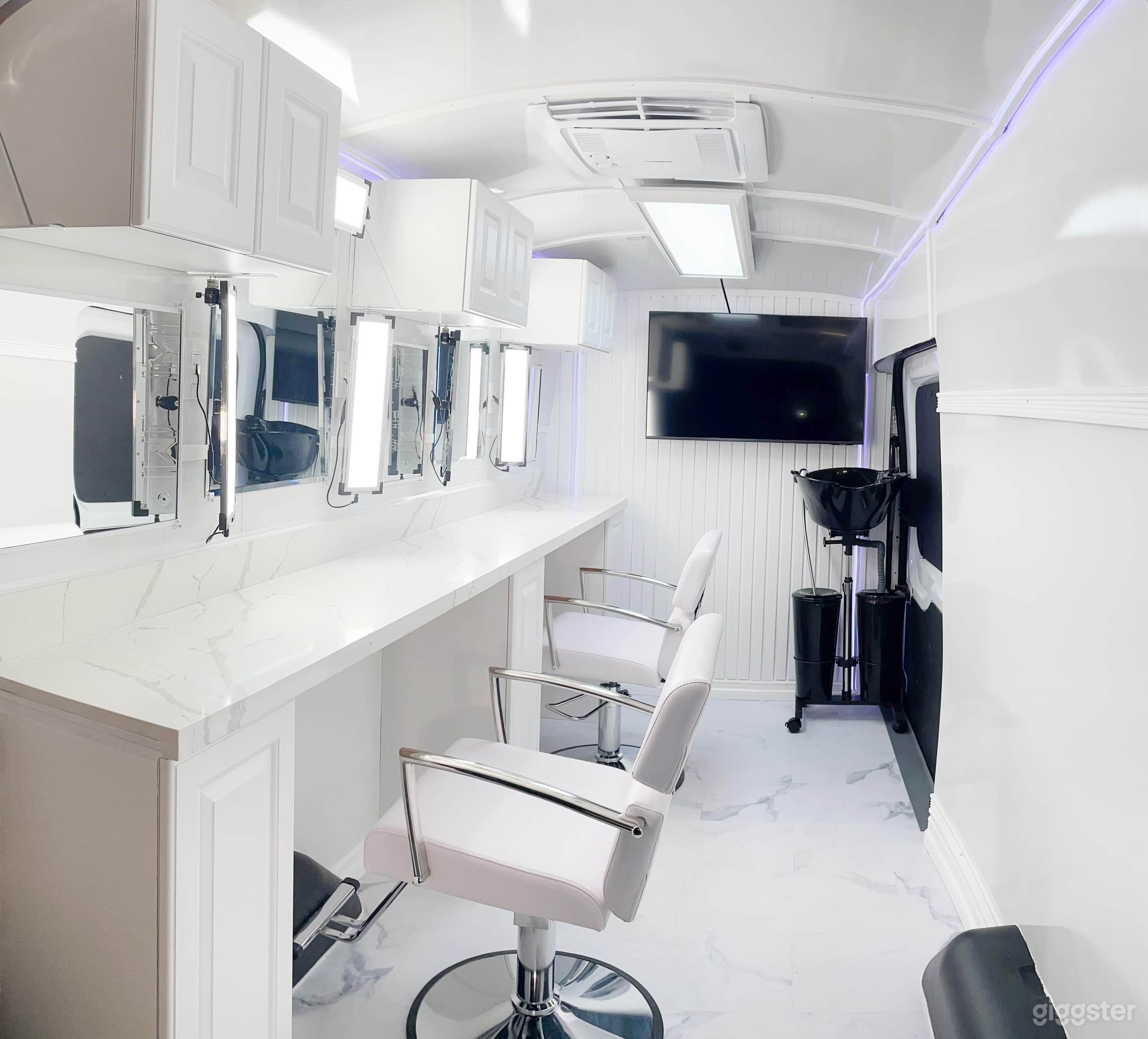 Elegant Mobile Beauty Studio Photo 2