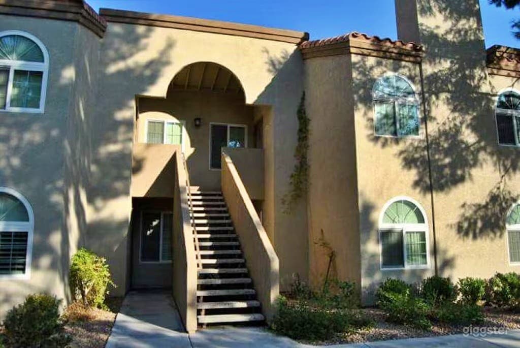 Modern Stylish Condo with All Amenities Photo 2