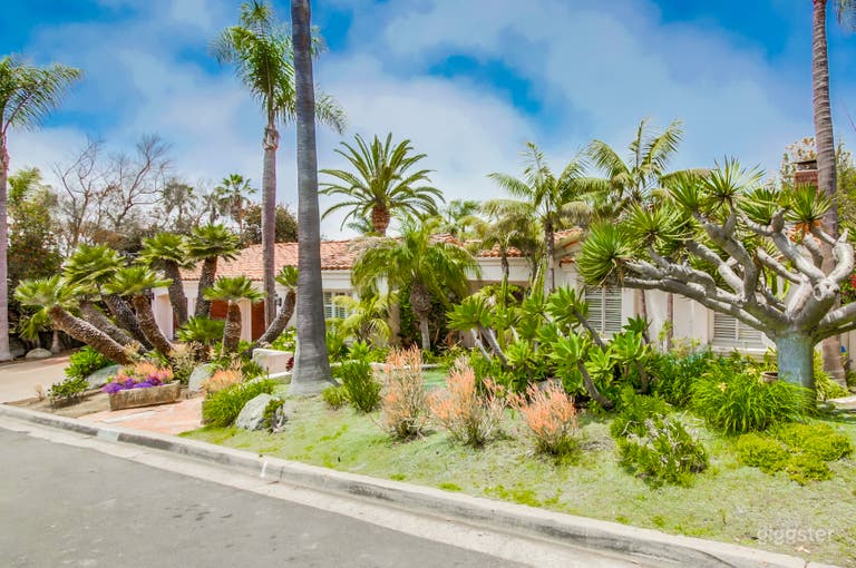  Tropical Villa Retreat 