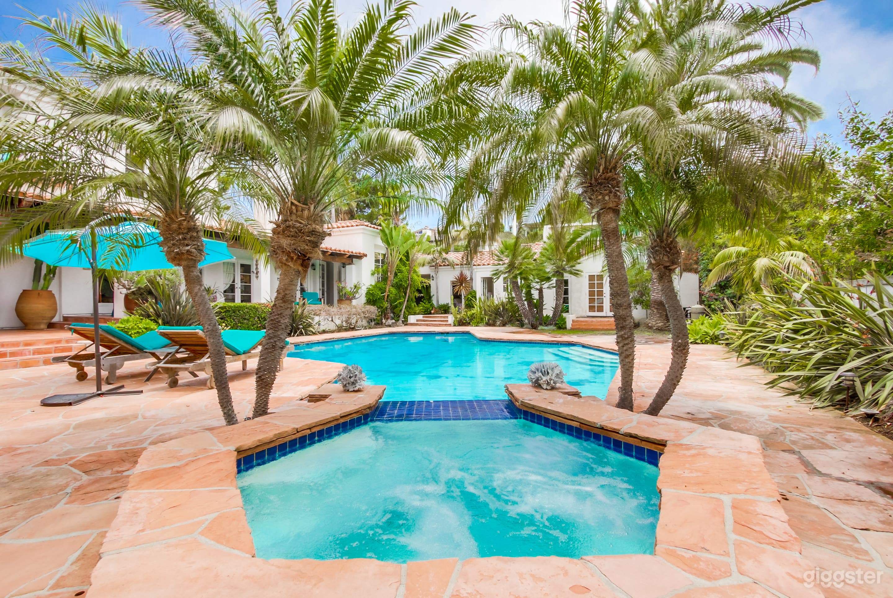 Tropical Villa Retreat Photo 1