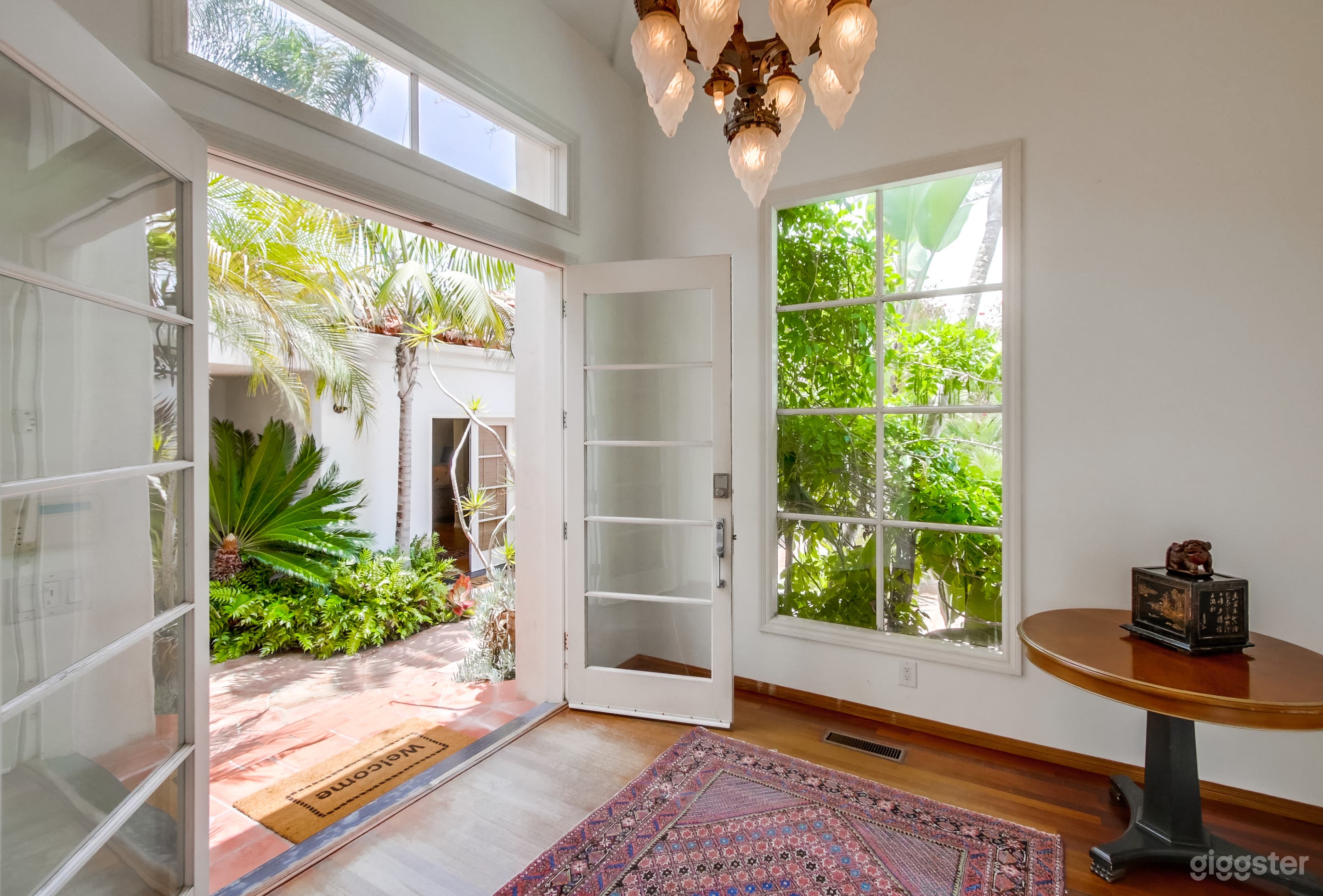 Tropical Villa Retreat Photo 2