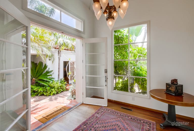  Tropical Villa Retreat 