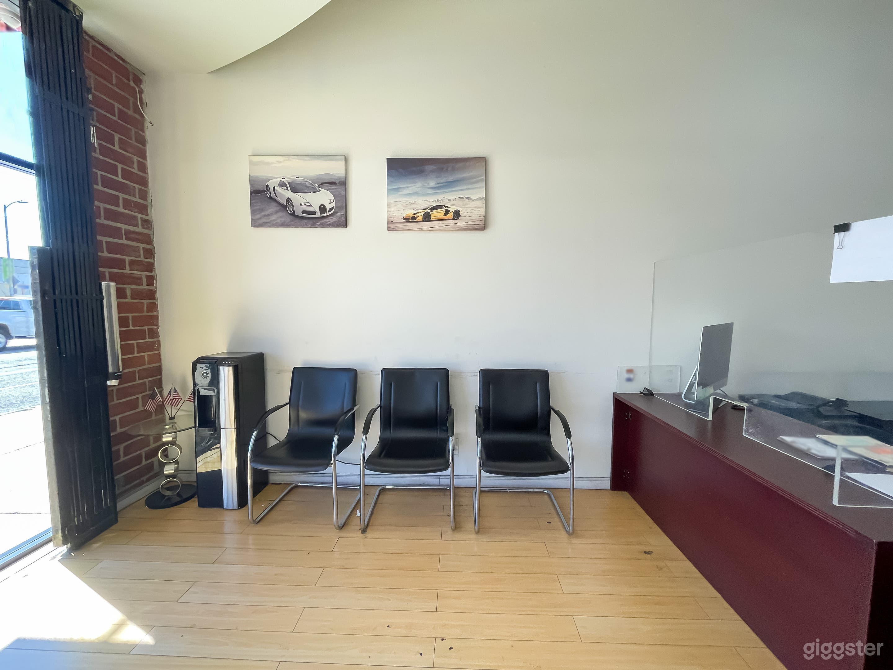 Small Office Waiting Room Space Photo 2