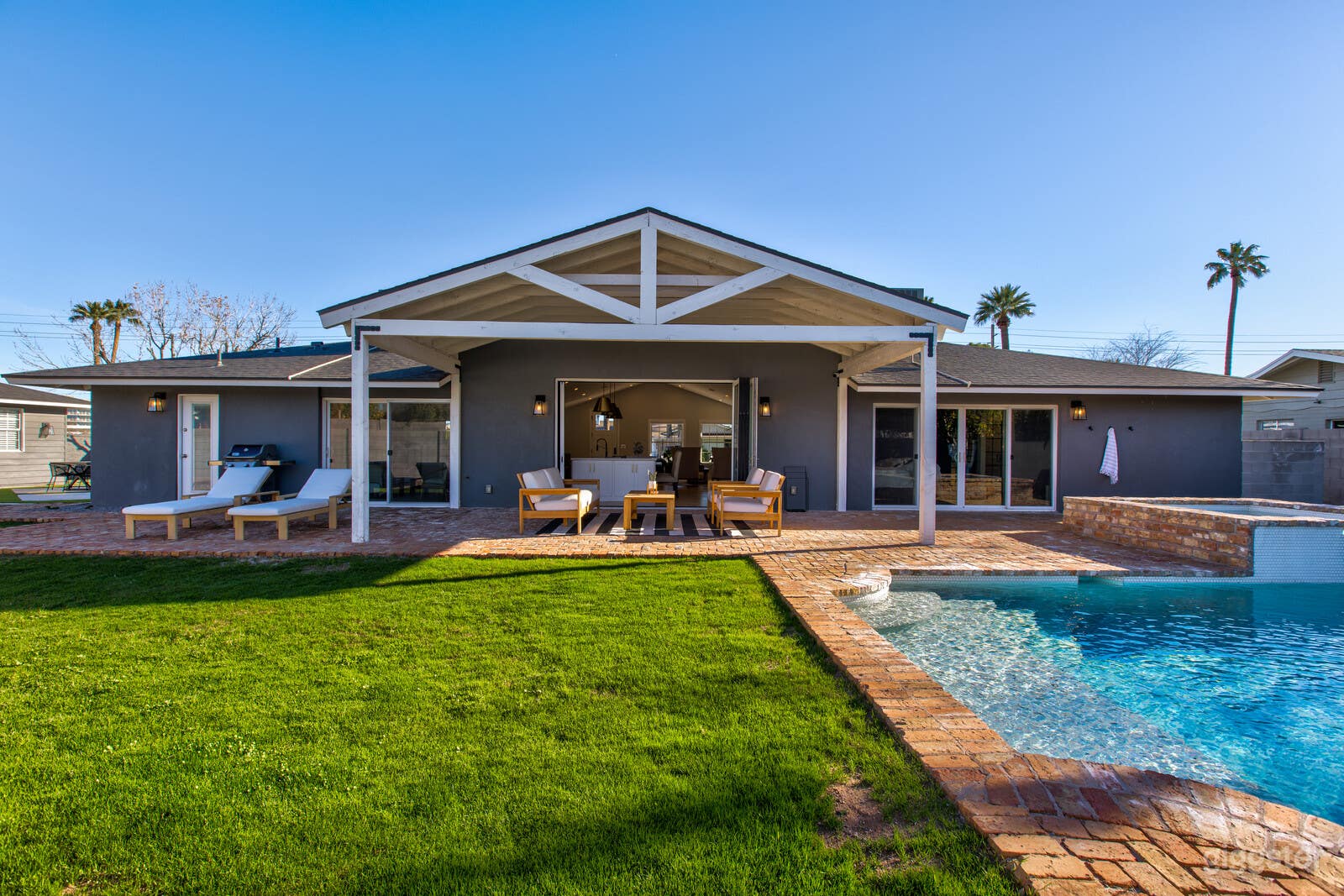Bright Modern Scottsdale Home | Pool + Open Kitchen Photo 3