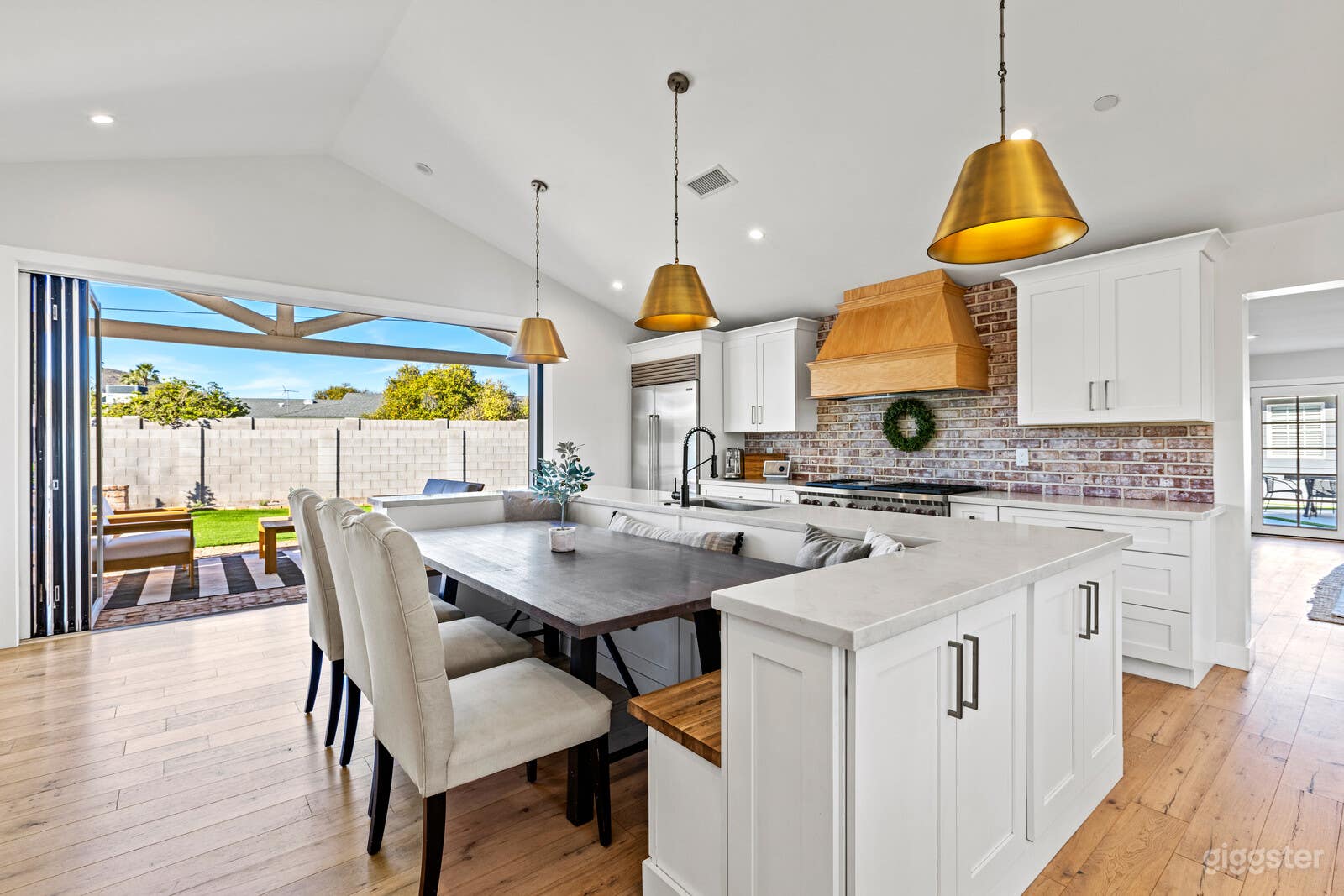 ResortStyle Arcadia Home w/ Stunning Natural Light Photo 1