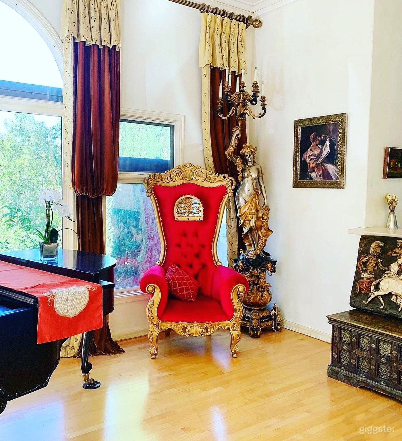Elegant Throne Room with Piano Photo 4