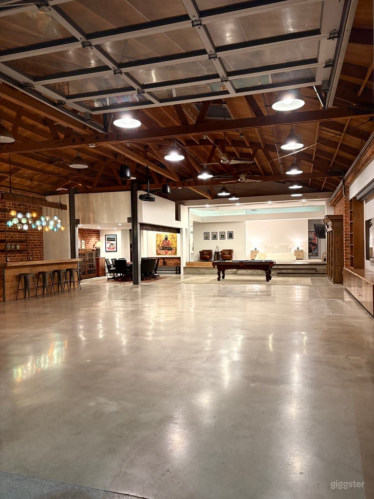  Event + Production Space in the Heart of LA 
