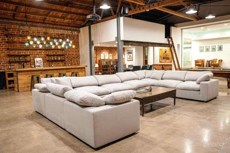  Event + Production Space in the Heart of LA 