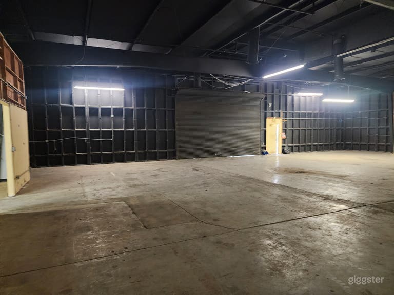  Large warehouse space with lots of props 