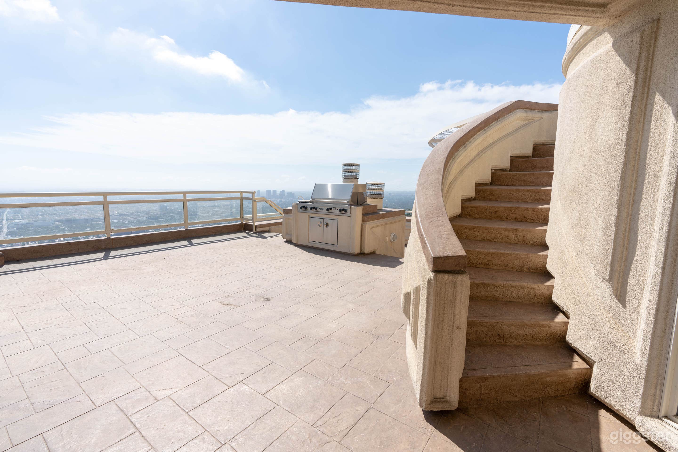 Locke Mansion Photo 3