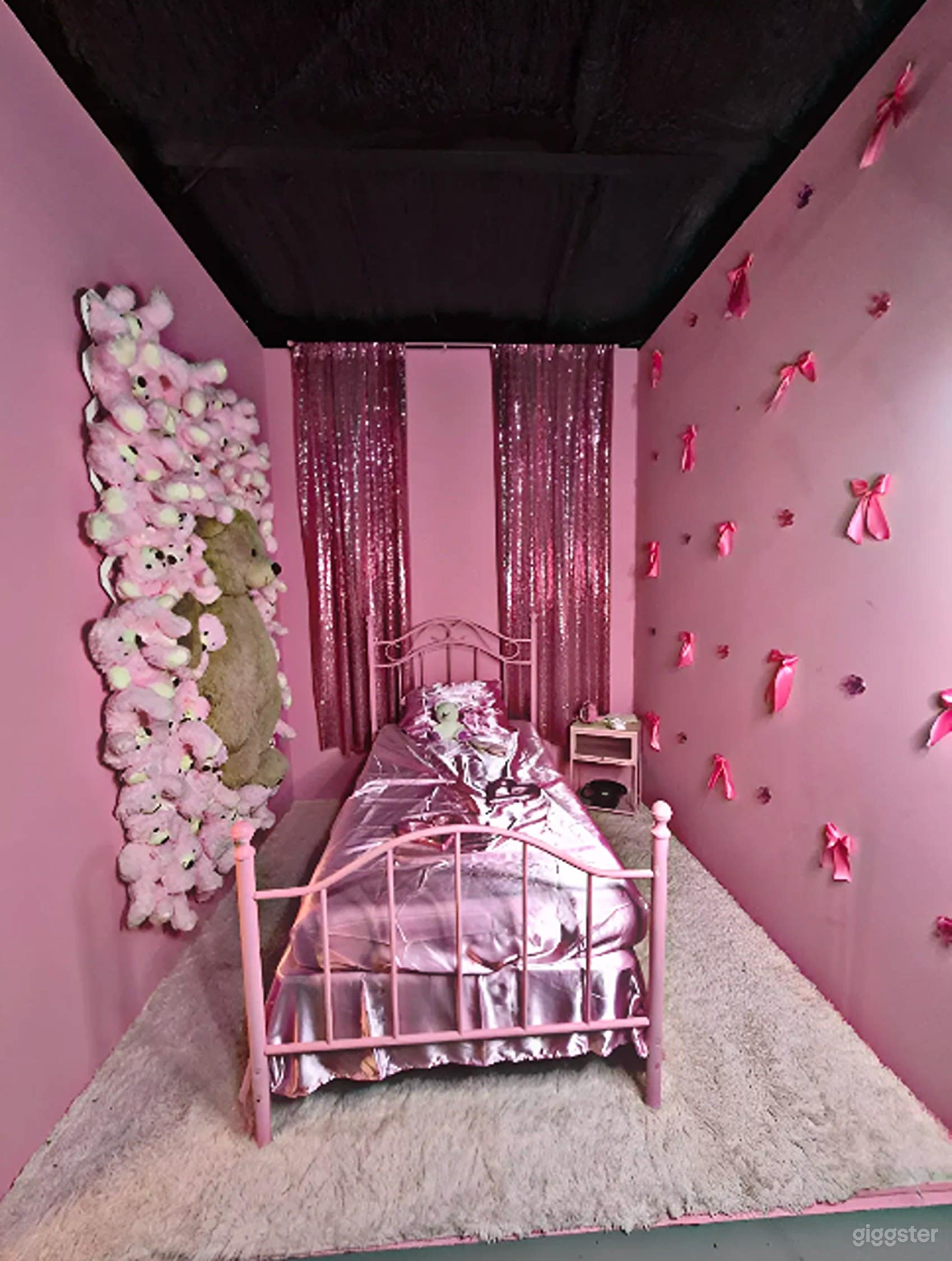 Teddy Bears & Pink Bed Set Themed Studio Photo 1