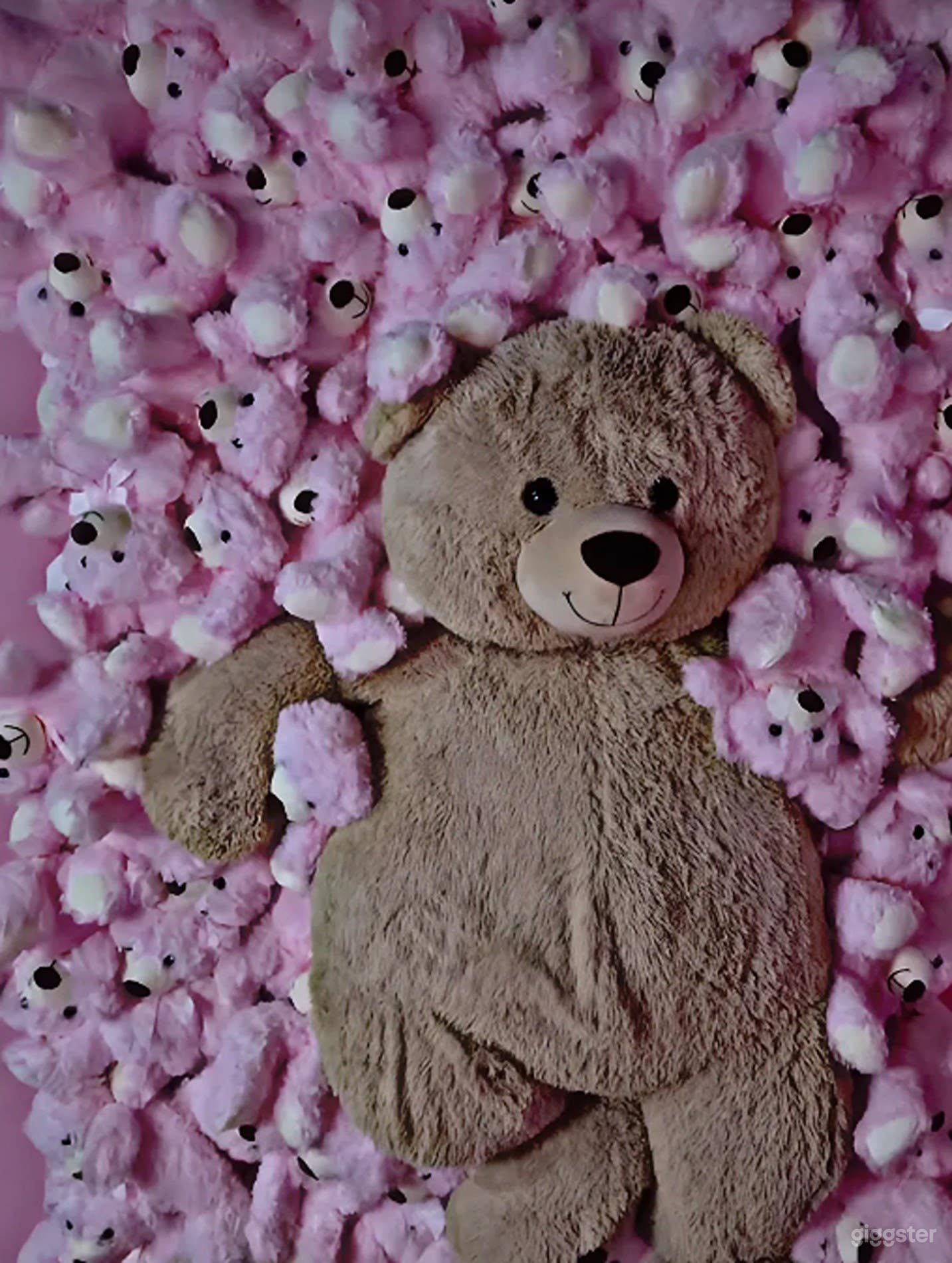 Teddy Bears & Pink Bed Set Themed Studio Photo 4