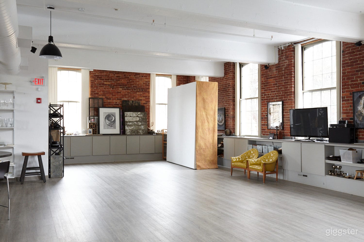 Windows on 3 walls. 10 foot windows. 