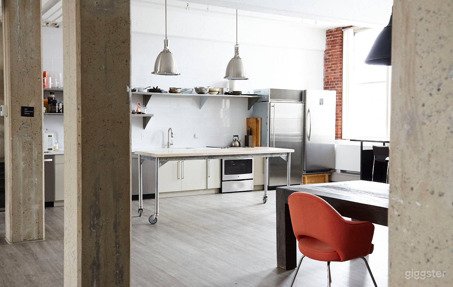 2 sinks, 2 dishwashers, full sized refrigerator and separate freezer. 