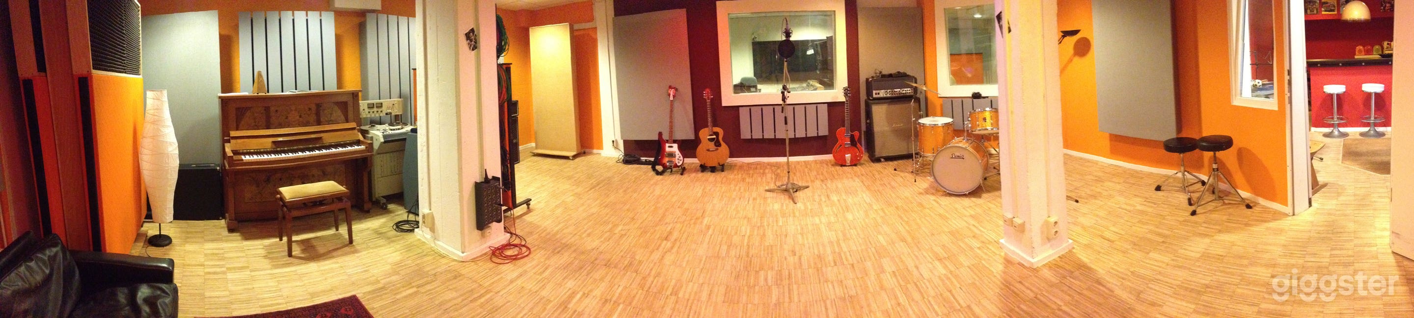 Professionelles Tonstudio mit Live-Raum & Lounge Foto 3