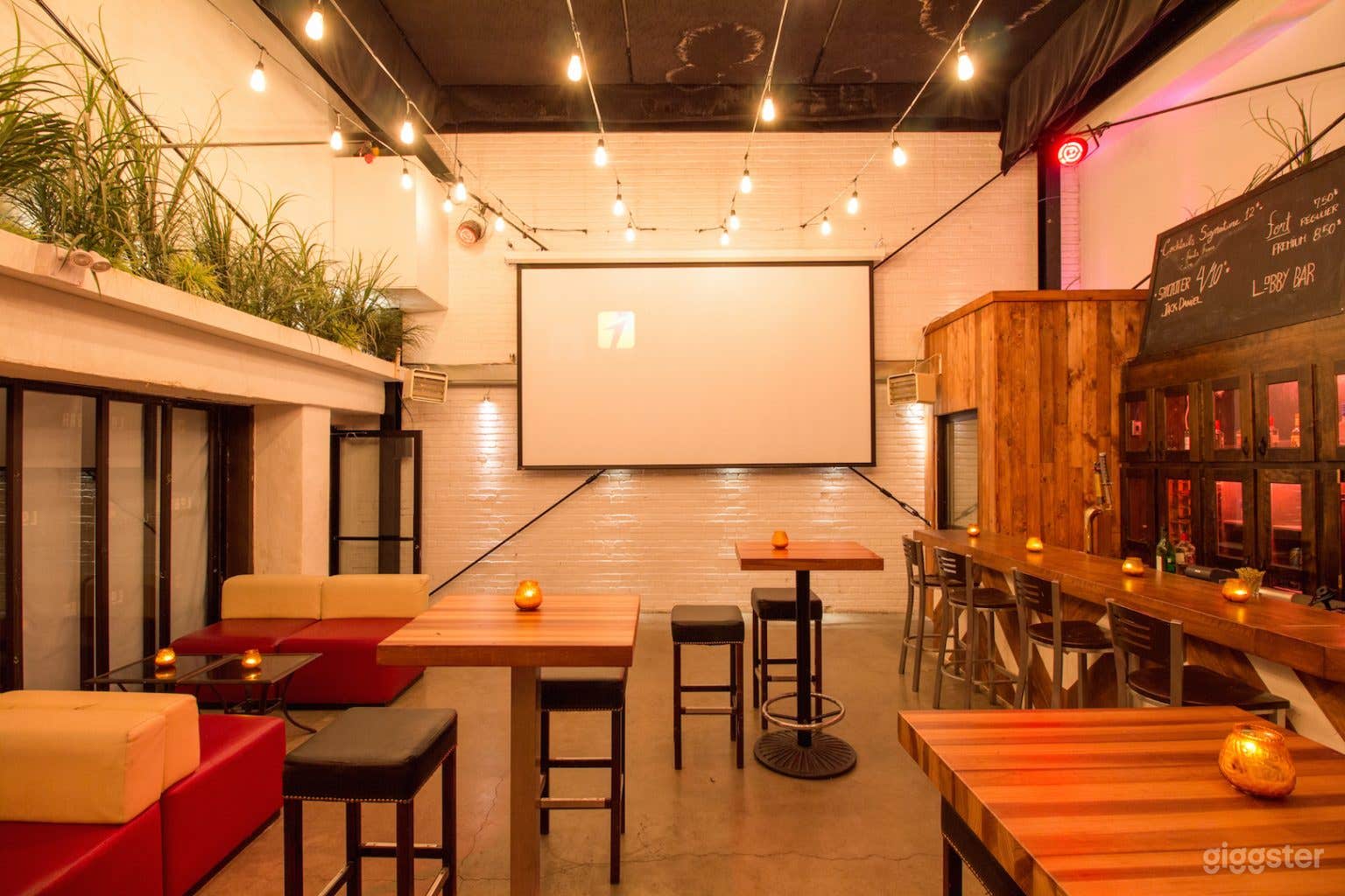 Ideal Venue for Events - Plateau (Entire Space) Photo 4