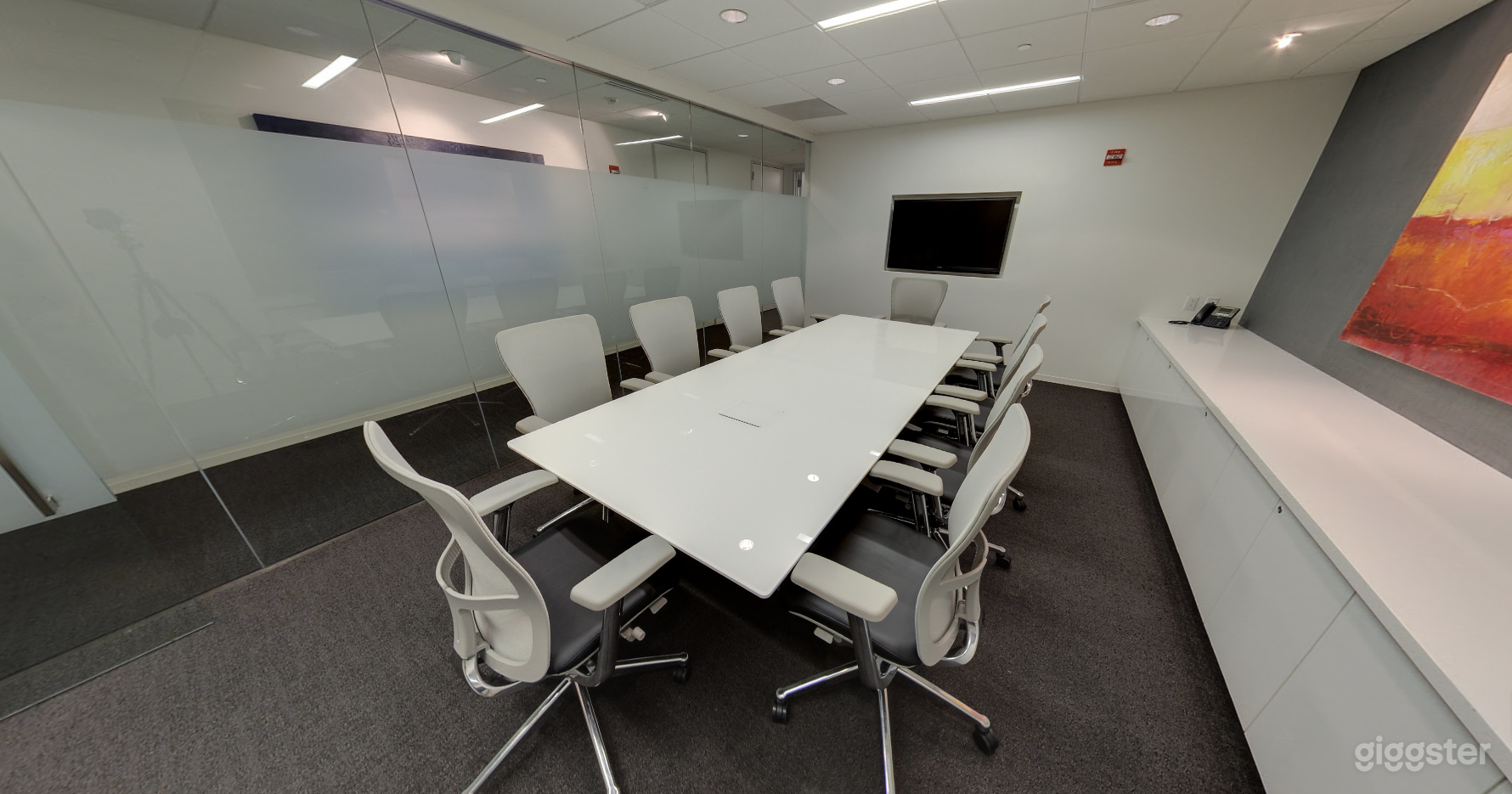 4th Floor Conference Room for 10 People  Photo 3