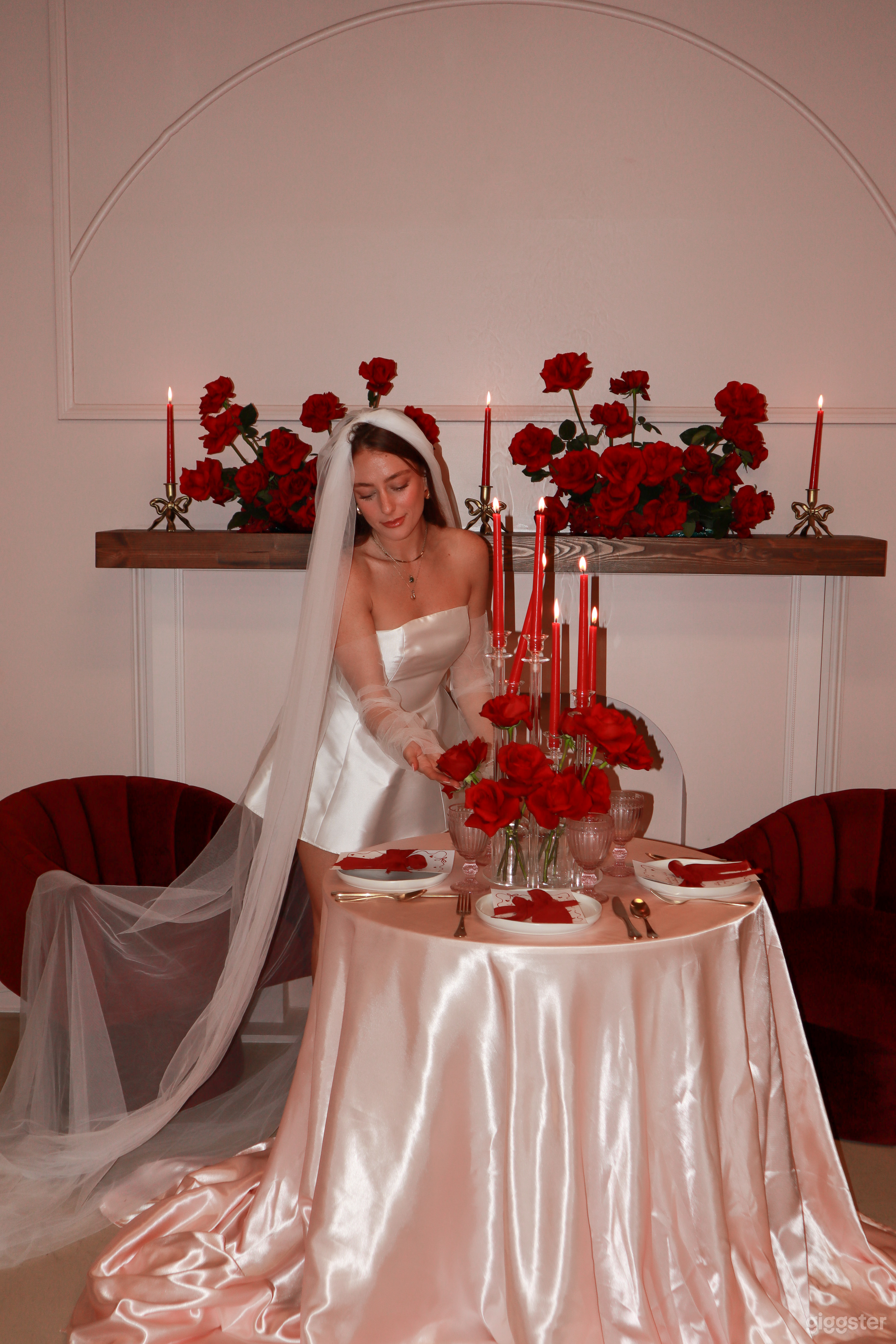 Intimate &amp; Modern Creative Studio Photo 3