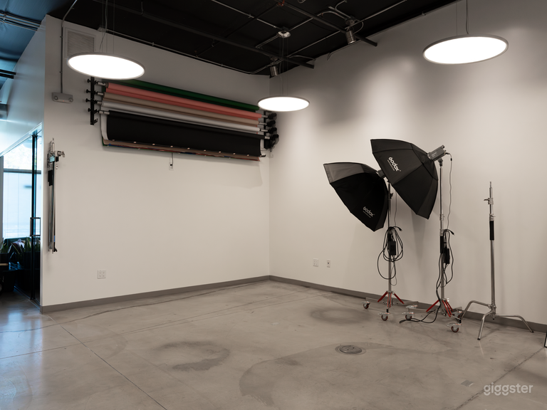 Large Natural Light Photography Creative Studio & Events 
