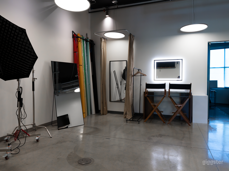  Large Natural Light Photography Creative Studio & Events 