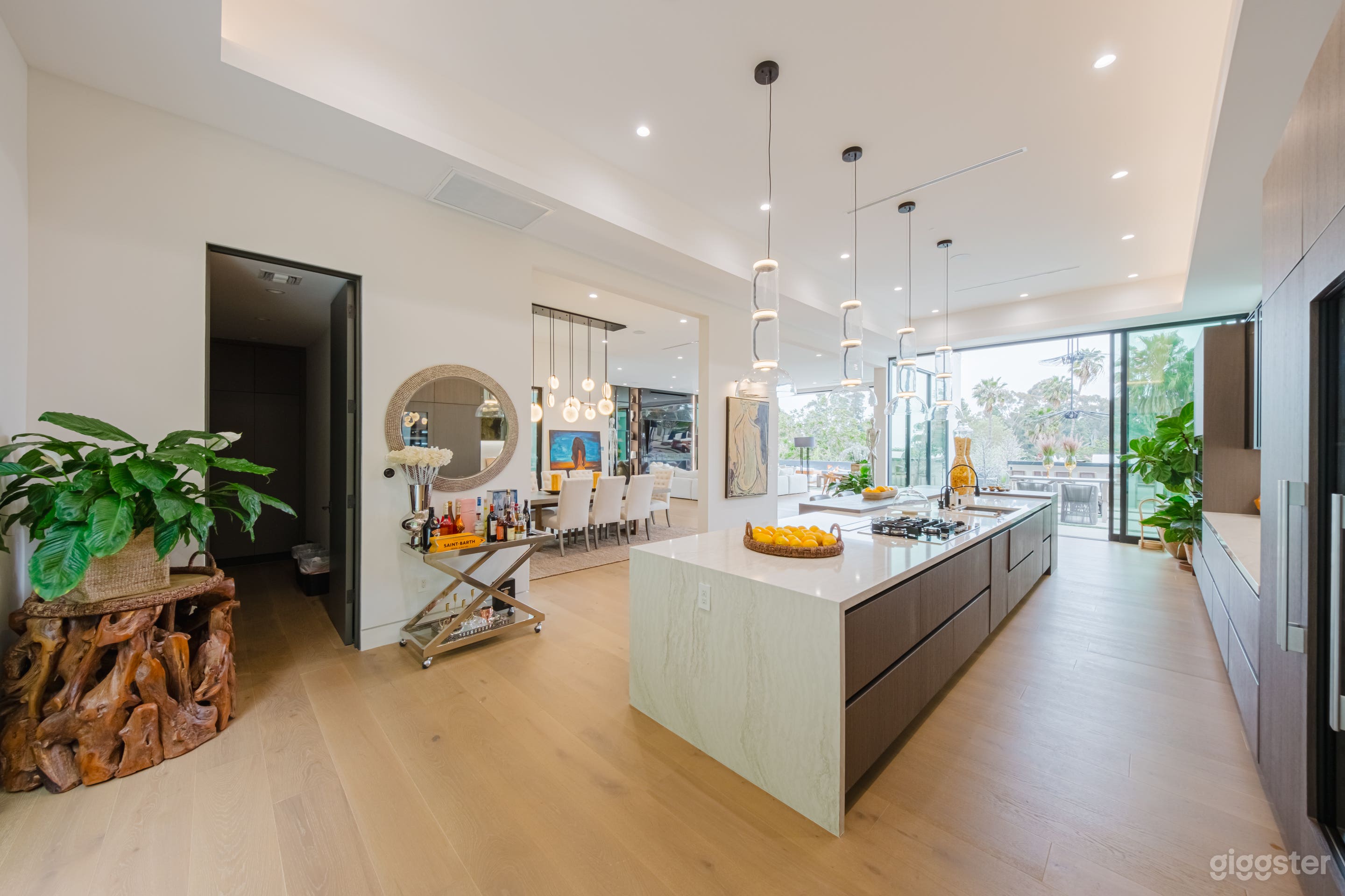 SUNSET BLVD OASIS GLAMOUR HILL Photo 4