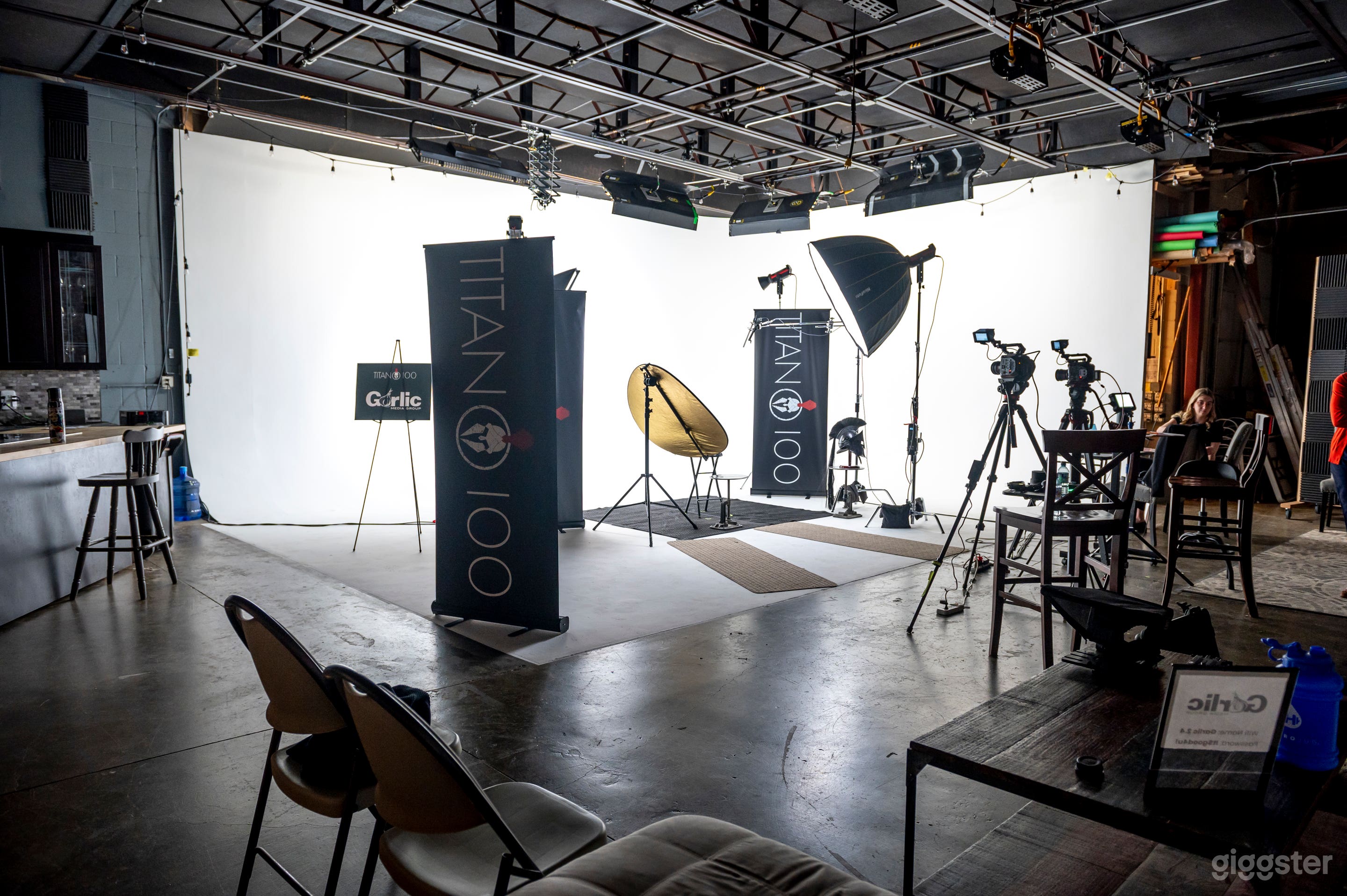 Garlic’s Studio is a fully outfitted, photo and video studio. Designed for creatives, by creatives, we sit within a 5,500 square-foot end unit and can also provide experienced studio professionals.