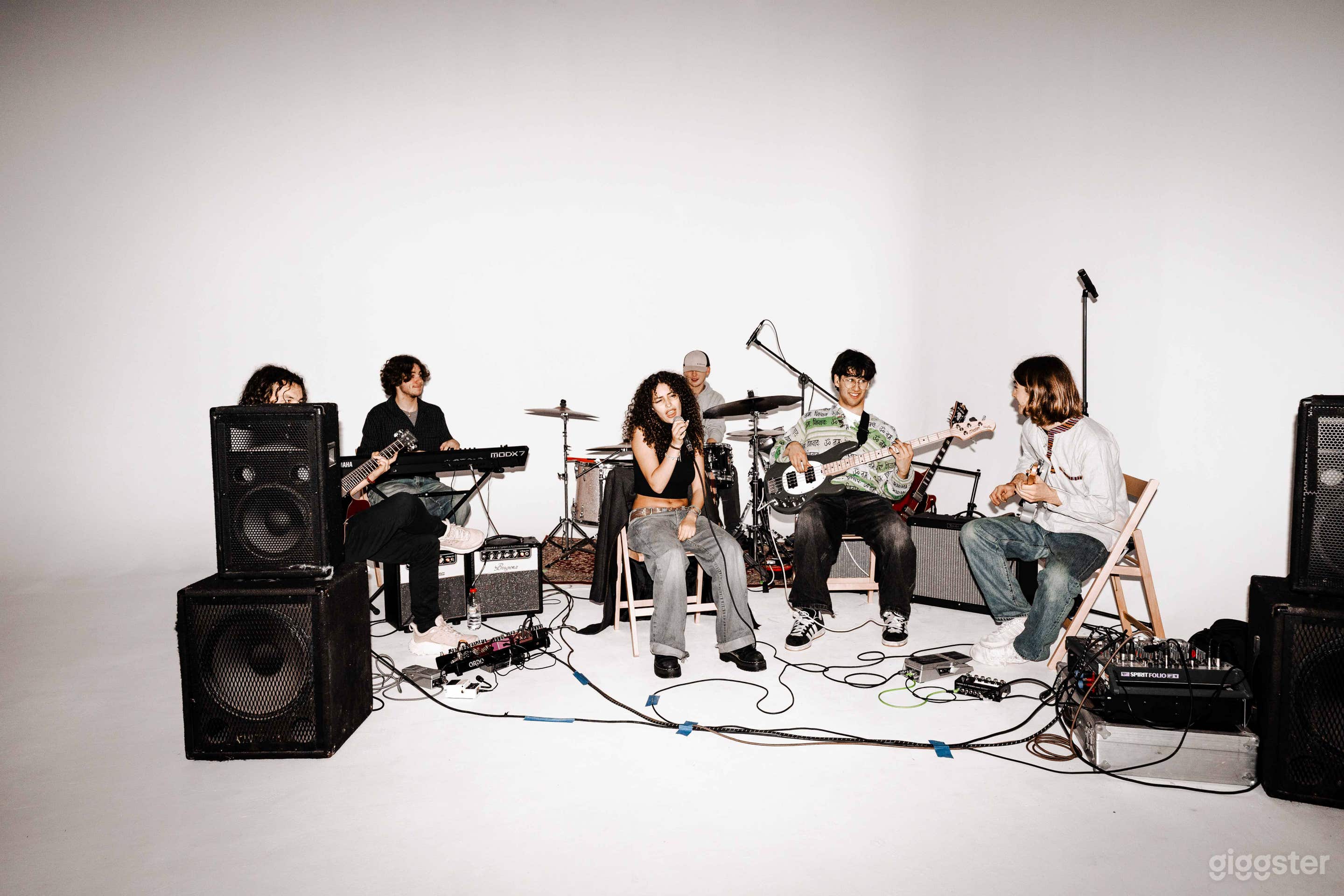 4000sqft multi-purpose studio with an infinity cove. Photo 1