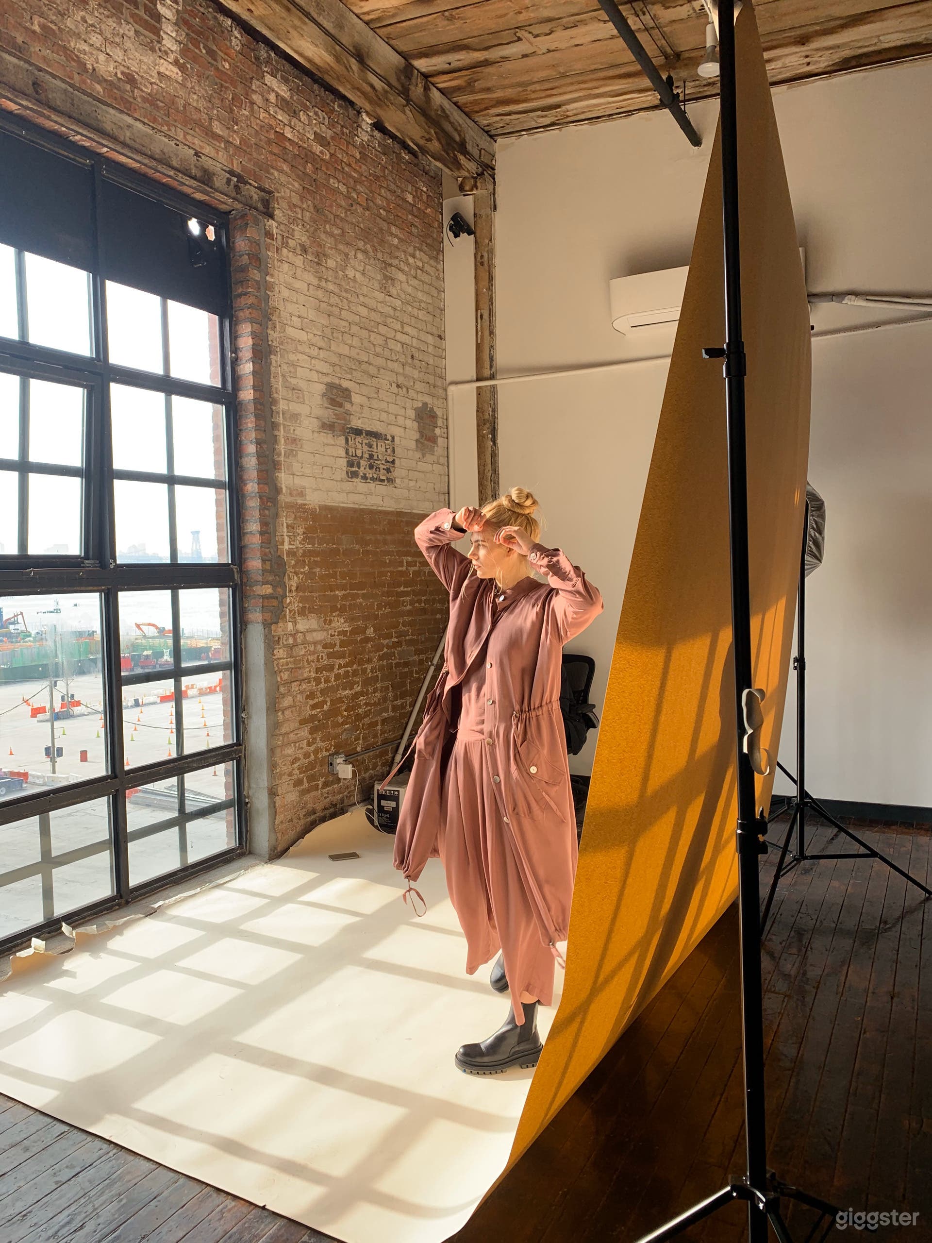 Industrial NY Loft Studio on Brooklyn Waterfront Photo 1