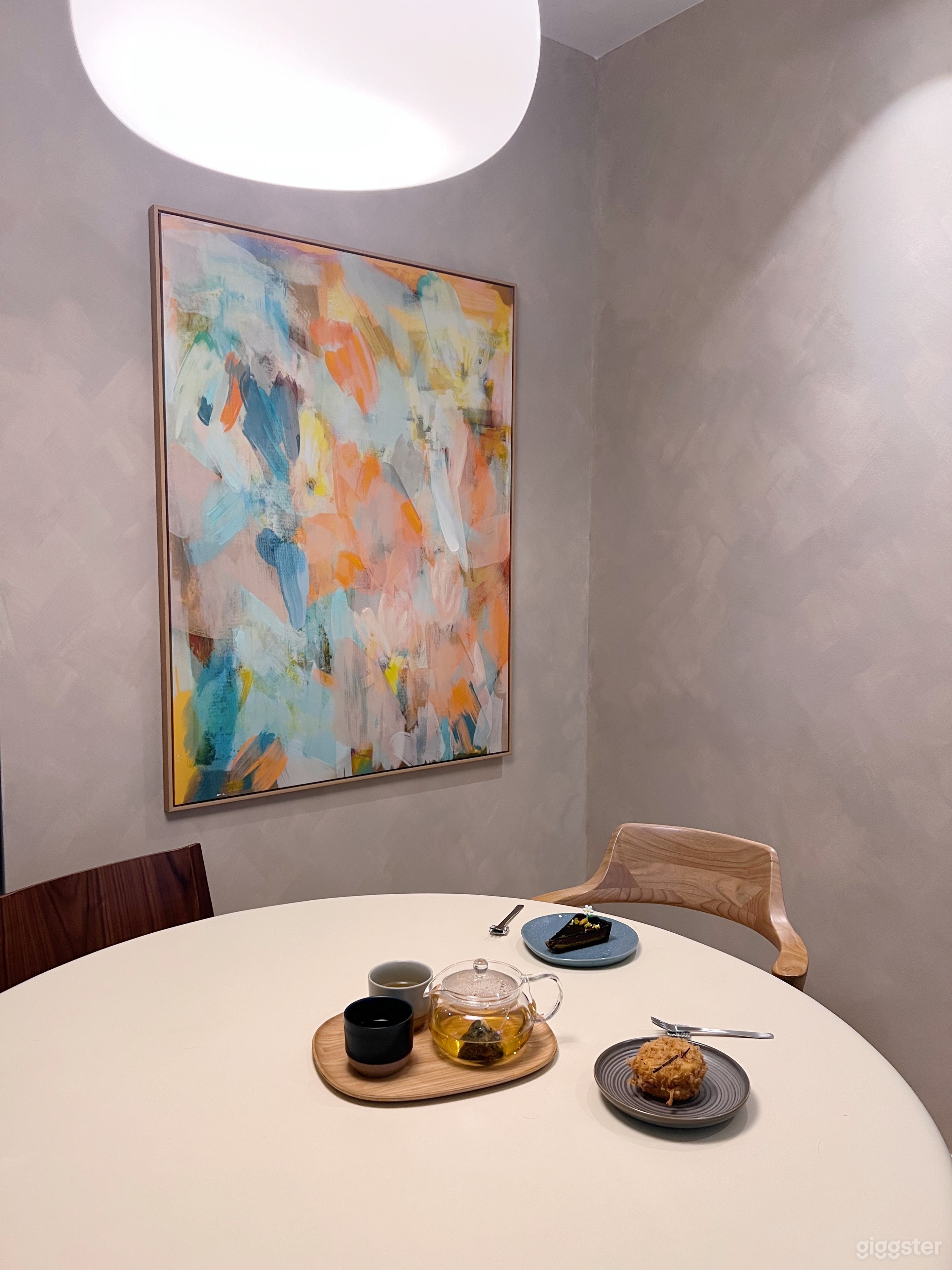Wabi sabi home cafe warm minimalism with flexi living room Photo 2