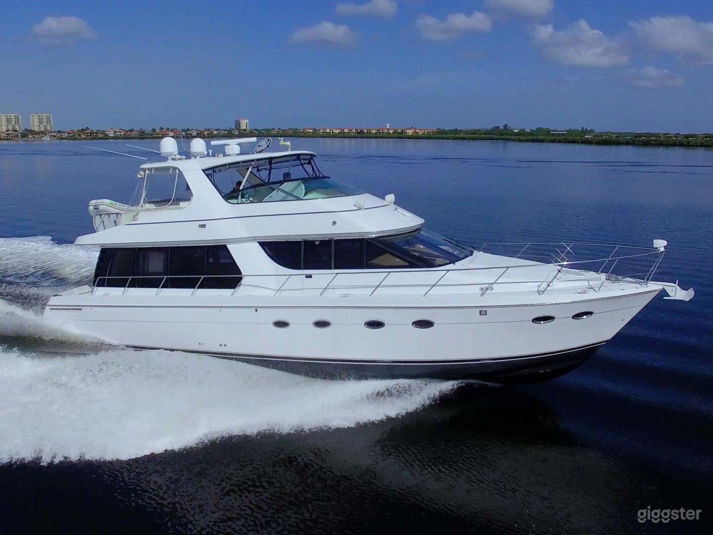 60' CARVER YACHT Photo 1