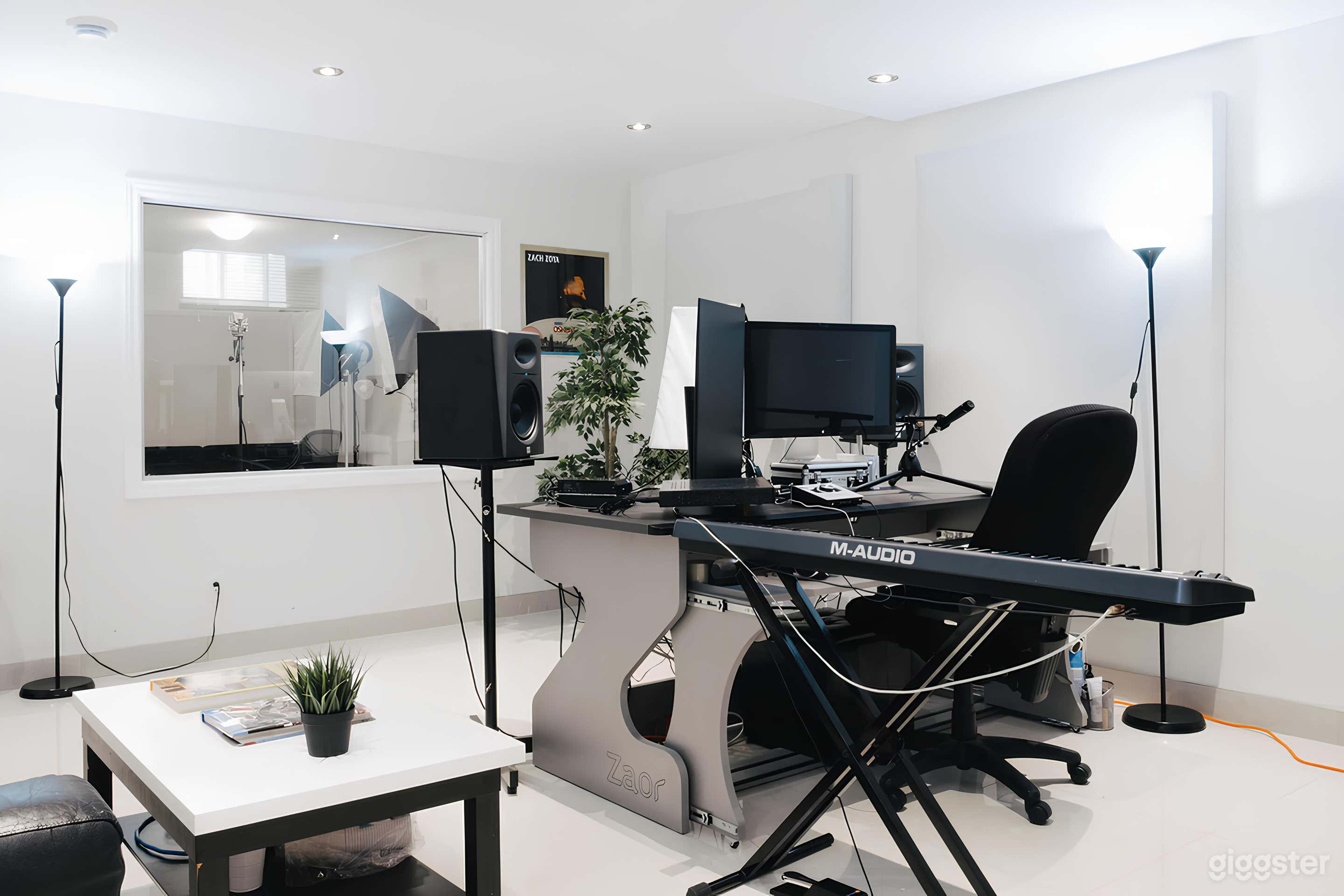 Recording, Photo, &amp; Video Studio in Montreal Photo 1