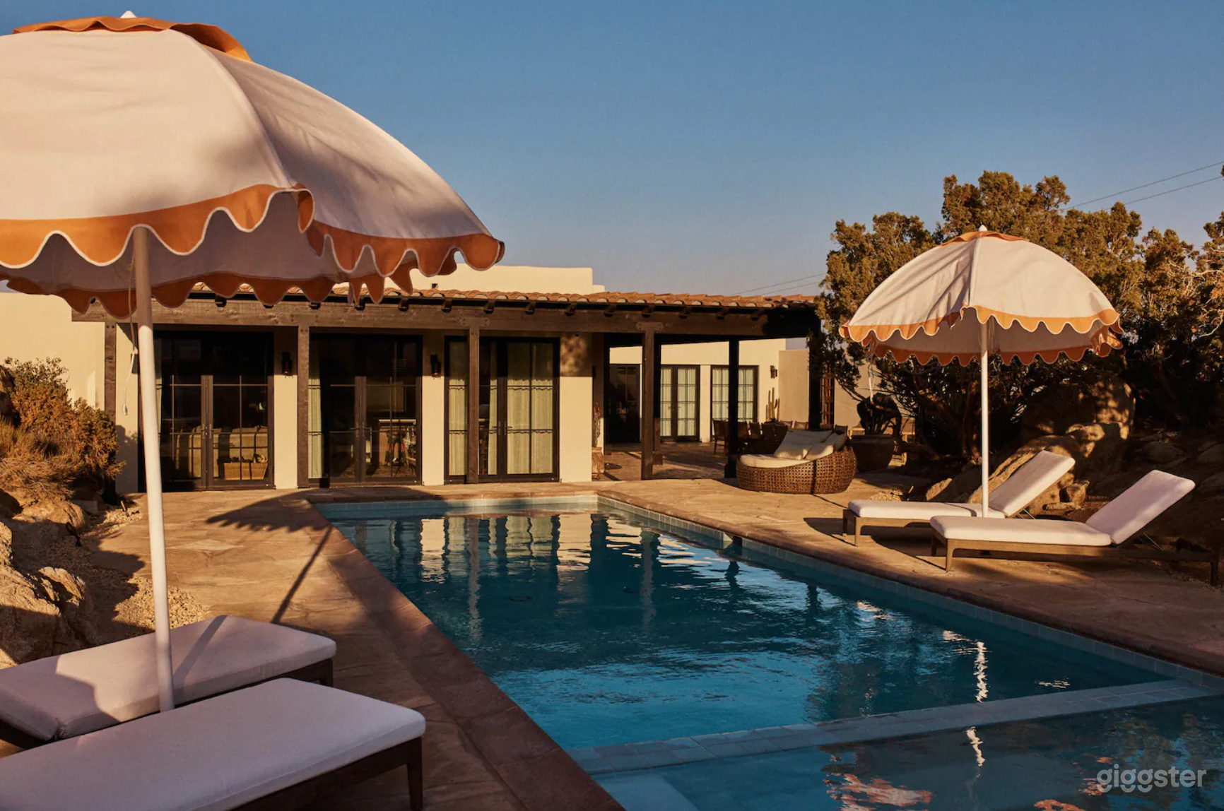 Pool views towards the hosue.