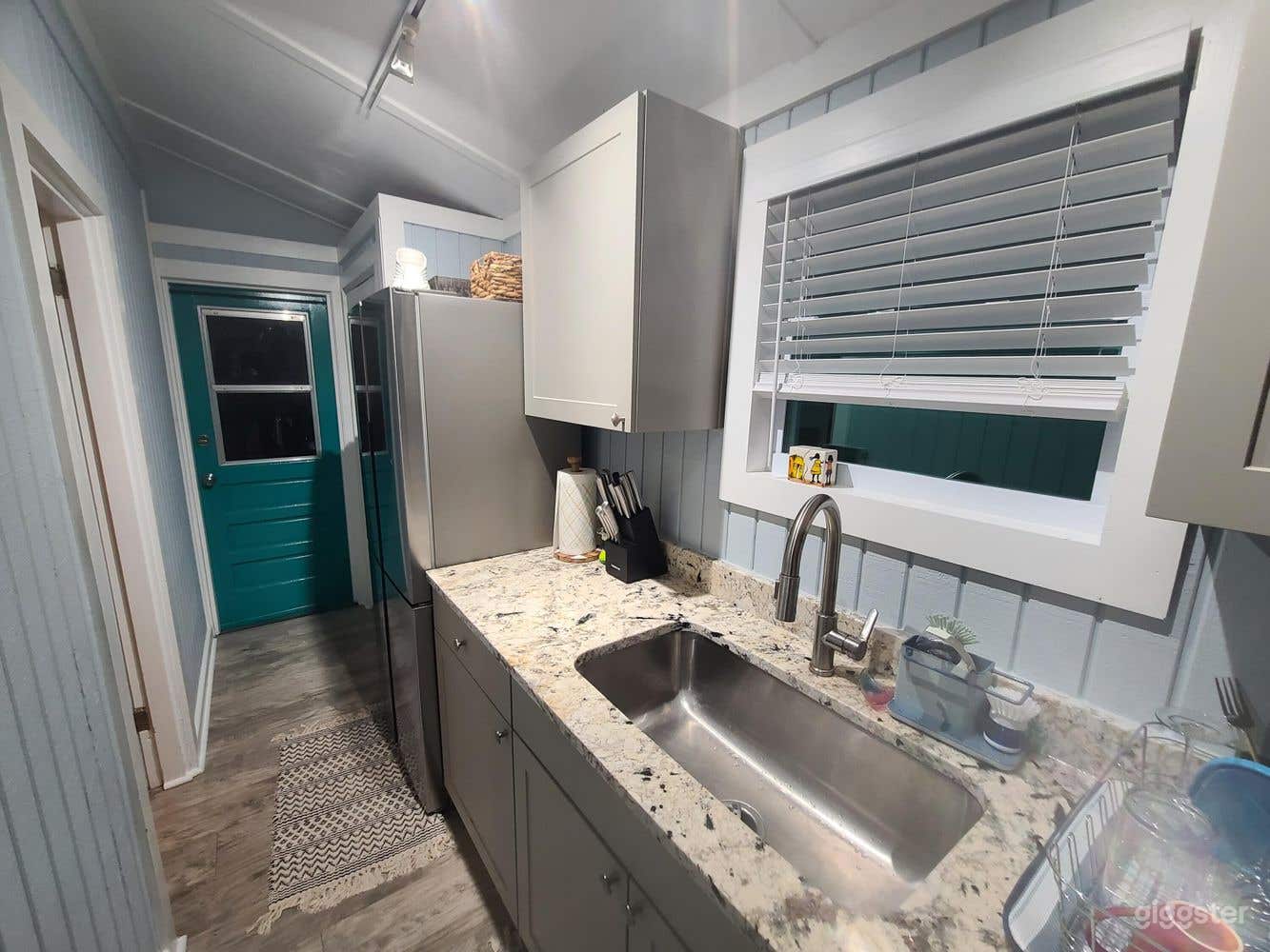 CHARMING KEY COTTAGE INSIDE A COMPOUND w Pool Photo 4