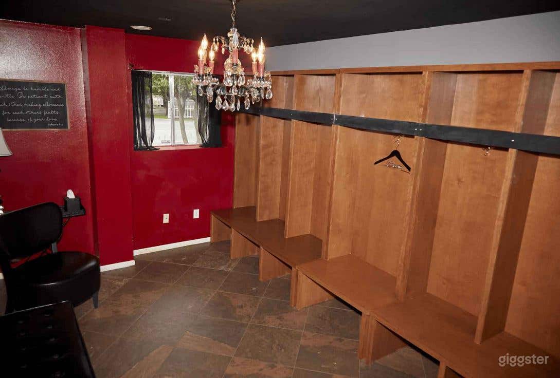 The Shop Sporty Bungalow Photo 3