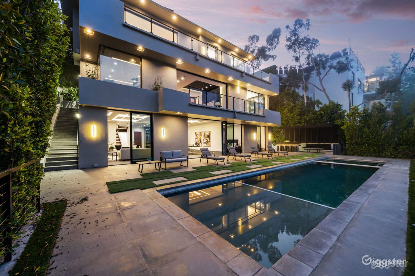 BEVERLY BLISS: LUXE OASIS WITH CANYON VIEWS/POOL Photo 3