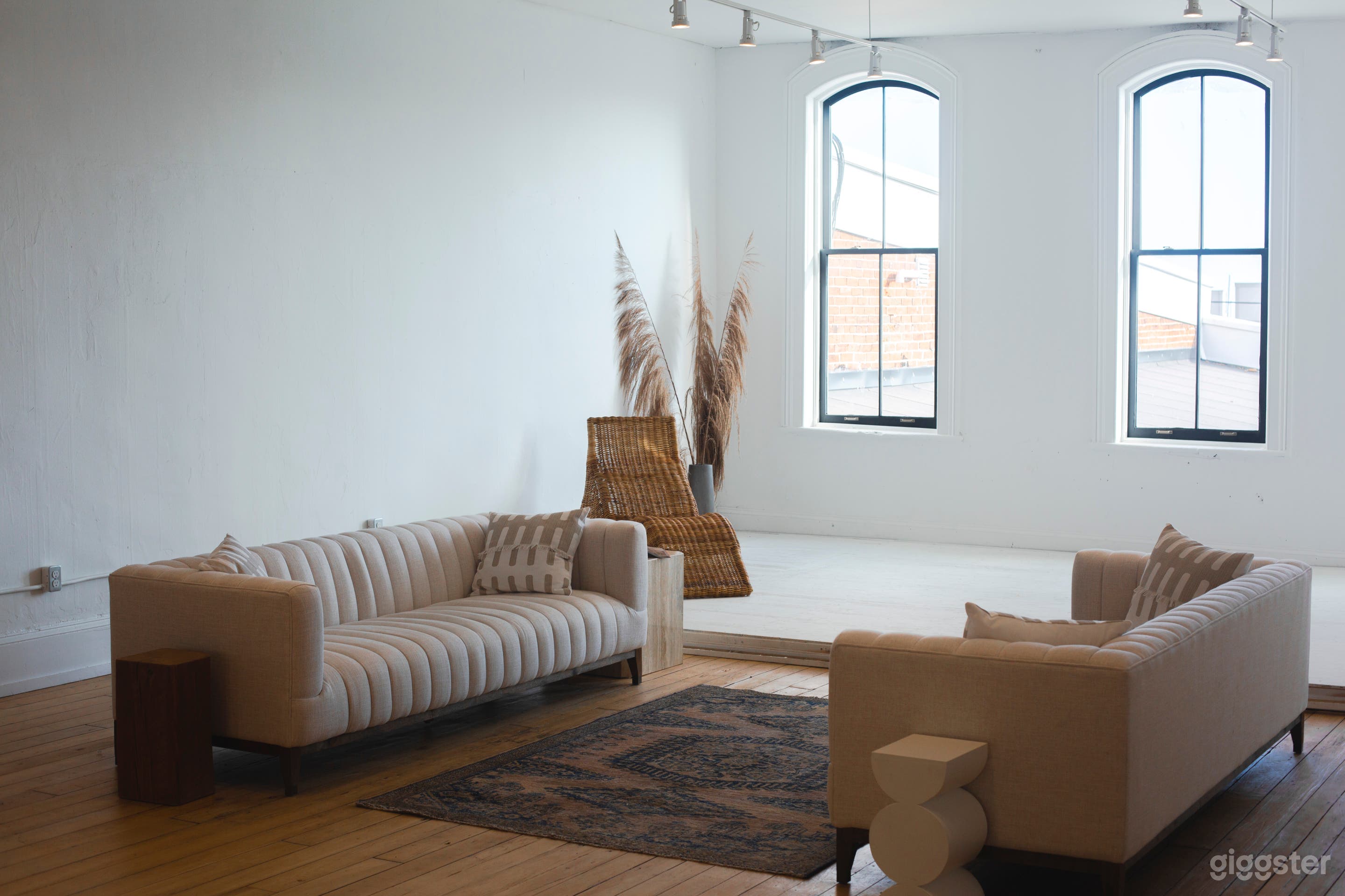 Vintage Atrium With Soaring Ceilings Photo 1