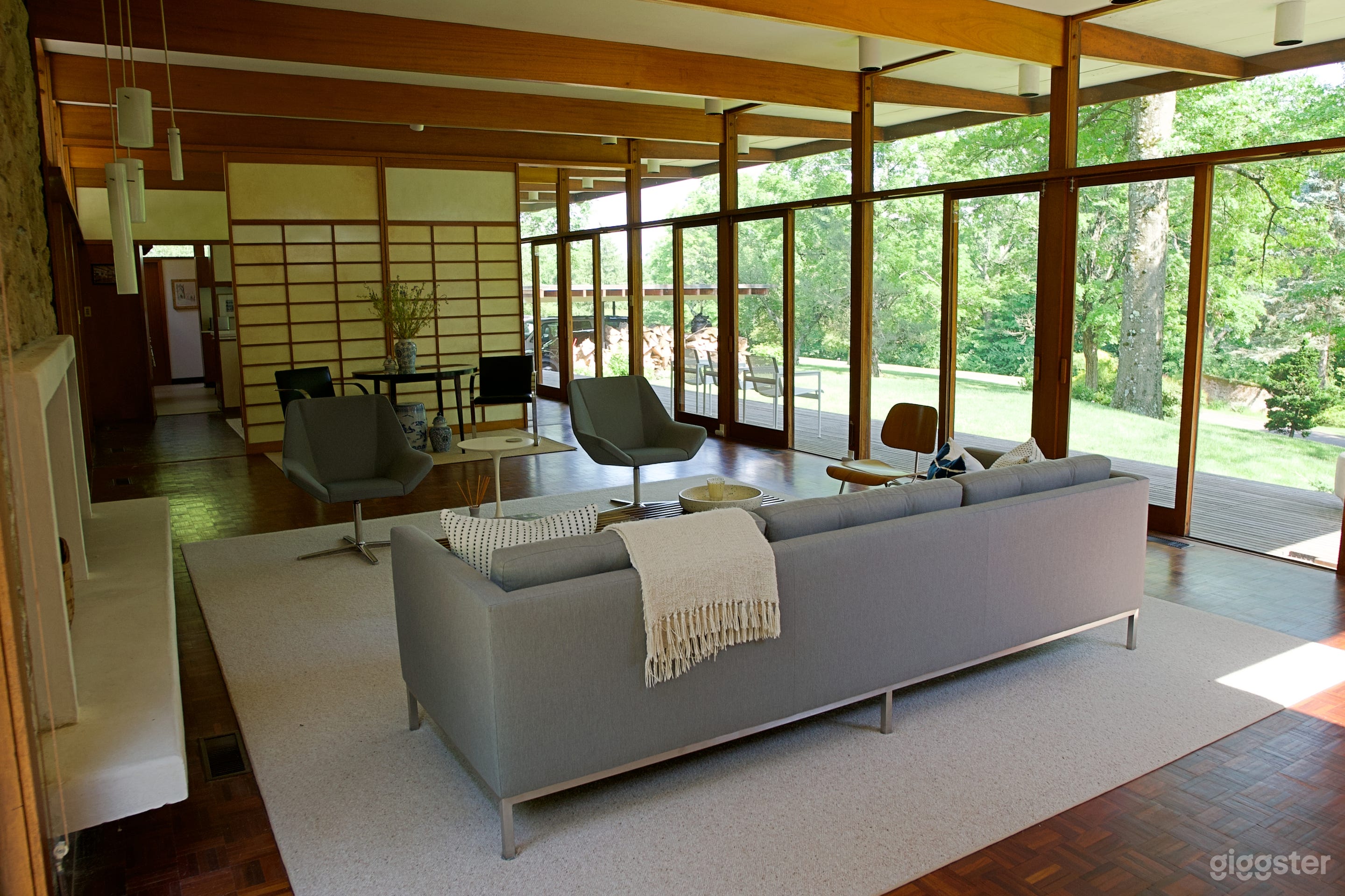 Glass House in the Woods Photo 4