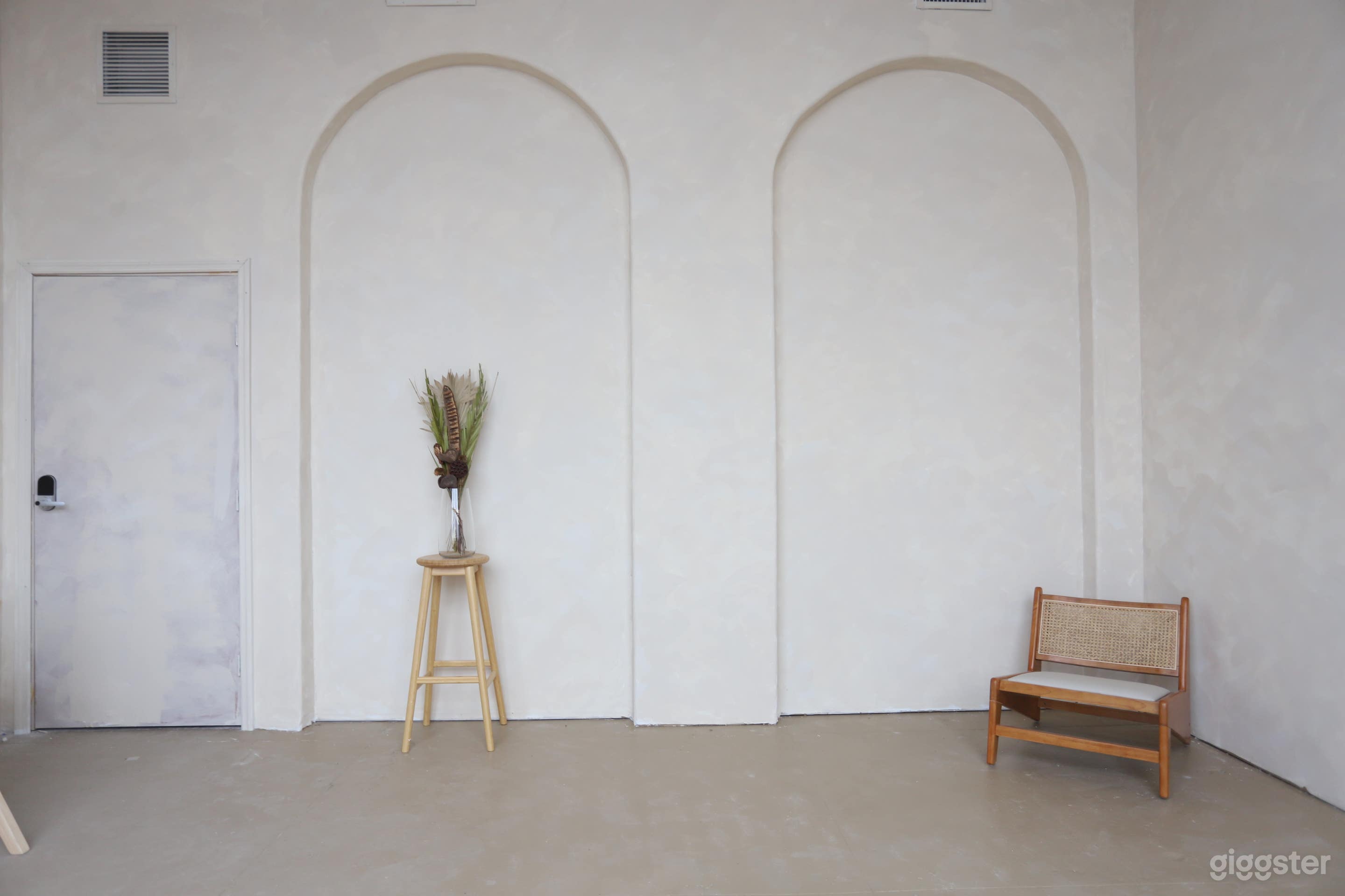 Wabi Sabi Sunny Arched Studio in Bushwick Photo 3