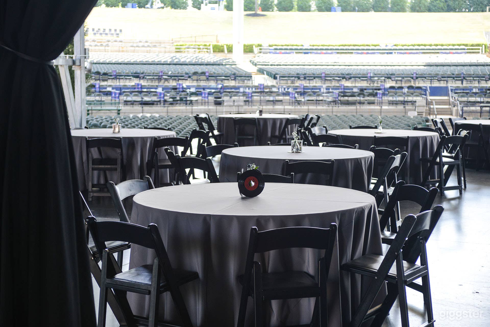 Outdoor Contemporary Amphitheatre Photo 2