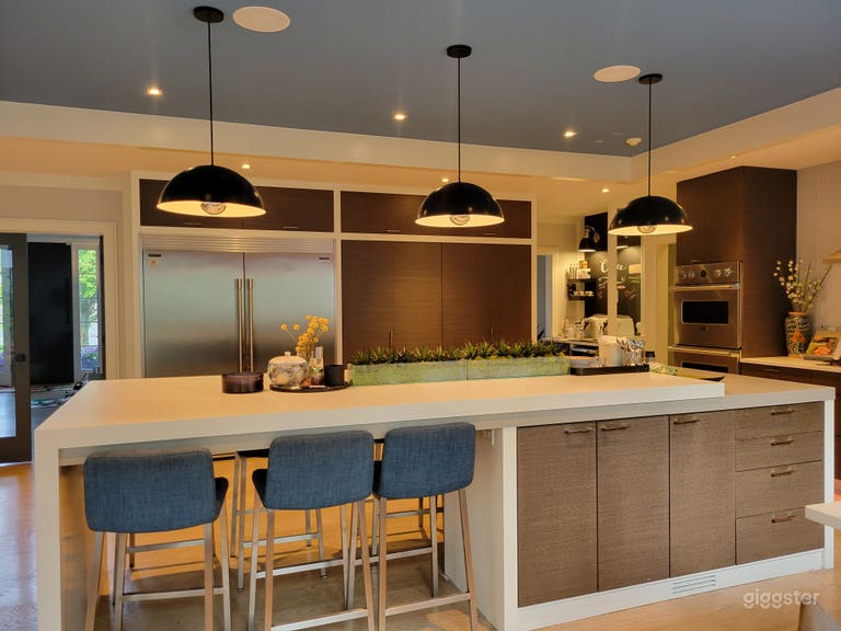  Cuisine moderne avec îlot de 11 pieds 